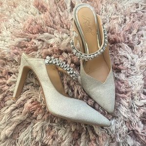 Jewel Badgley Mischa metallic pump 6.5